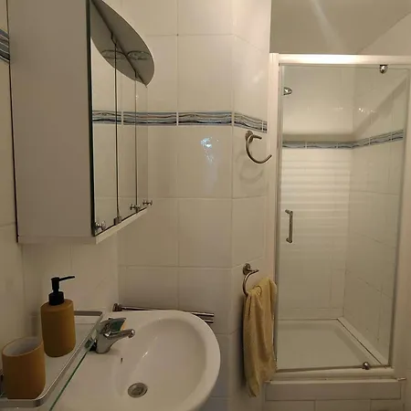 T2 Avec Balcon Vue Port Et Acces Piscine - Fr-1-195-116 *